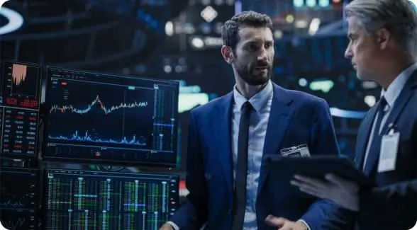 Zespół traderów korzysta z Platforma handlu kryptowalutami Immediate Fastx